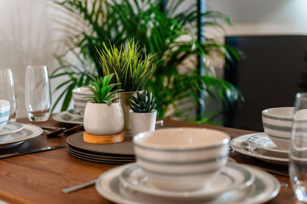 Central Maidstone Contractor Flat Экстерьер фото